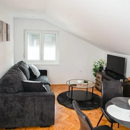 公寓 Cudna Suma 维尔蒂尼克